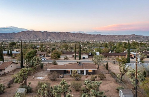 Yucca Valley House | Sunburst by AvantStay NEWLY ADDED POOL 5 MINS TO TOWN