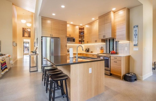 Roslyn House | Suncadia Single Story 4 Bdrm Home with Hot Tub