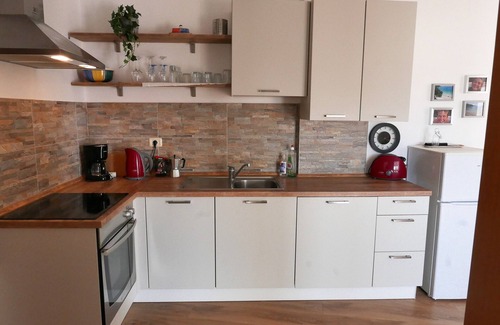 Pjescana Uvala Apartment | Suncaliste - 2 bedrooms, large terrace, WiFi, Air Con, Sea Views, New Bathroom