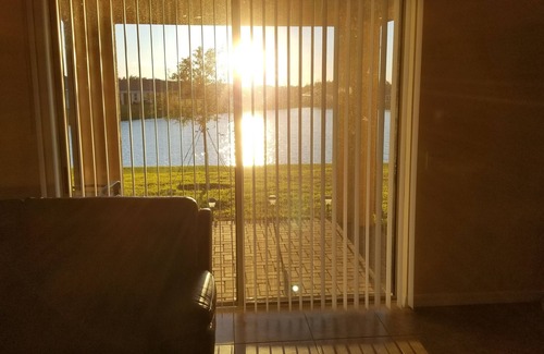 Wimauma House | SUNCITY CENTER PIANO HOUSE WITH GORGEOUS SUNSET AND LAKE VIEW.
