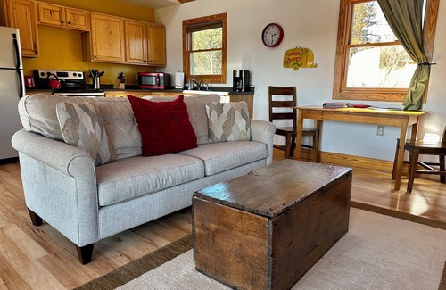 Rileyville Cabin | "Sundance" Spectacular Views on 54 Acres along Shenandoah River w/Hot Tub