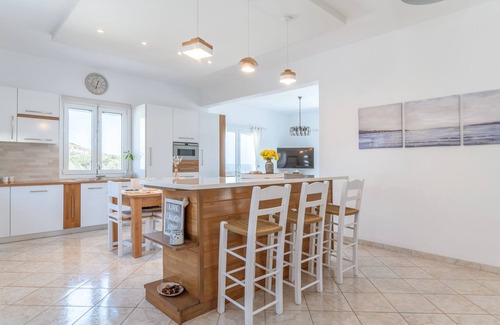 Fofola House | Sunday's Seascapen