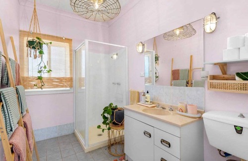 Erowal Bay Cottage | Sundaze Shack with 3pm Checkout