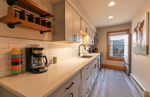 Four O'Clock Condo | Sundowner II Treeline Condo: Ski-In, Walk To Town/Lift