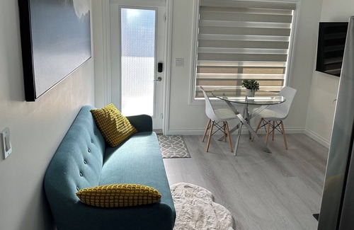 Symons Valley House | Sunlight Kissed Cozy Suite - Modern Boho Paradise