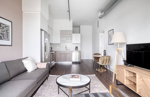 Del Rey Apartment | Sunlit Marina Del Rey 1BR w/Terrace, Pool & Gym, nr 405, by Blueground
