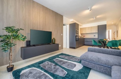 Msida Apartment | Sunlit Serenity: Modern Apartment with City Views