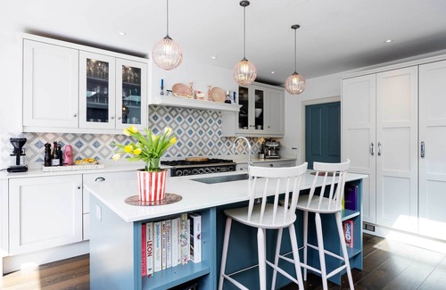 Wandsworth House | Sunlit Symphony, by Veeve