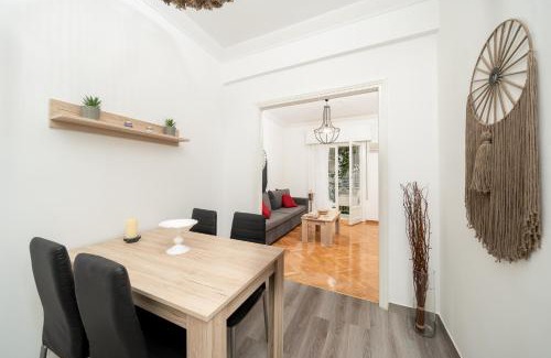 Palaio Faliro Apartment | Sunlit Urban Oasis in Vibrant Palaio Faliro