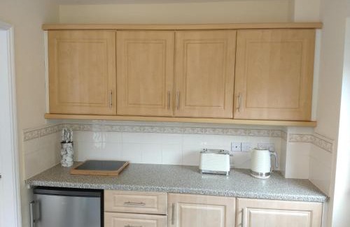 Grantham House | Sunningdale homely detached family/contractor 3 bed house