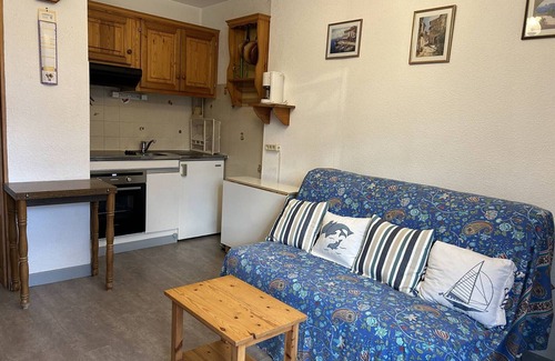 La Faviere Apartment | Sunny 1BR Apartment, 350m from Beach, Balcony, Garage, Sleeps 4, Bormes-les-Mimosas