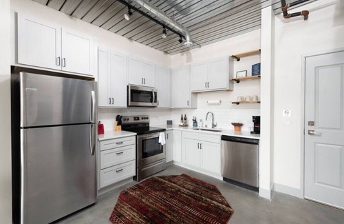 Westown Apartment | Sunny 1BR Apartment Walking Distance to Fiserv