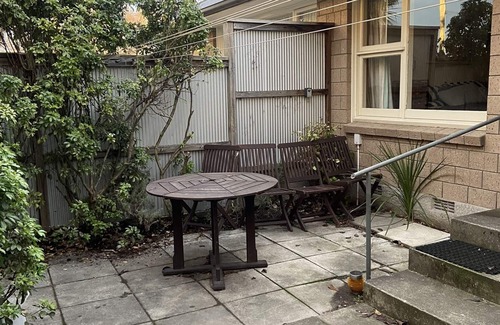 Merivale Condo | Sunny and secure at Carlton Cirner walking distance to City, Hagley Park etc
