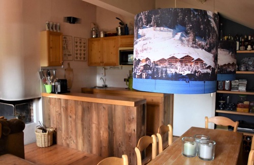 Pralognan-la-Vanoise Apartment | Sunny Apartment with Stunning Views, Steps from Cable Car in Pralognan-la-Vanoise