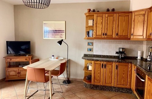 Playa San Juan Apartment | Sunny apartment close to the sea with WIFI, Playa San Juan Apartment Emma