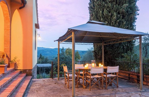 Greve in Chianti Apartment | Sunny apartment on Le Cinciole Organic Wine Farm in Chianti