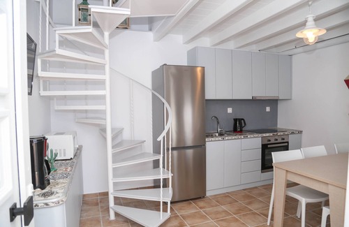 Leros House | Sunny Bay. Enjoy the sun and a magnificent view a few meters way from the Beach.