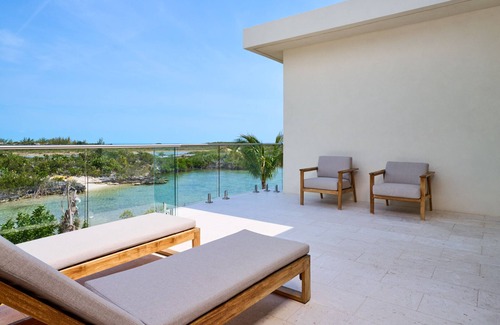 Ocean Point Villa | Sunny Bay Estate Villa 4- 4 Bedroom Waterfront Villa VIP Services