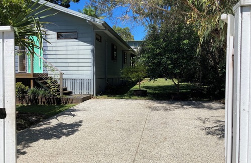 Moffat Beach House | Sunny Beach Haven Moffat