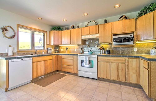 Sweet Grass County House | Sunny Big Timber Retreat w/Spacious Deck!