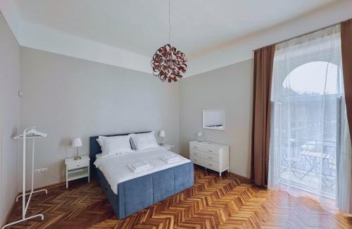 Orszagut Apartment | Sunny Castle Apartment