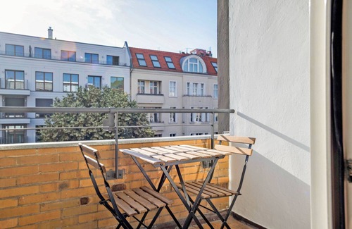 West Berlin Centre Apartment | Sunny Charlottenburg 1BR next to Savignyplatz, by Blueground