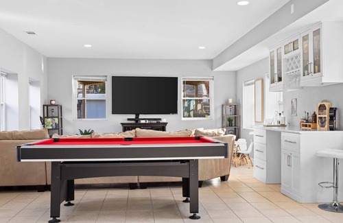 Woodridge Apartment | Sunny City Accommodations - Close to METRO and UMD