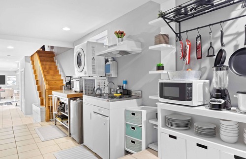 Woodridge Apartment | Sunny City Accommodations - Close to METRO and UMD