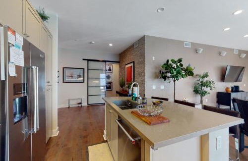 Serra Mesa Apartment | Sunny City Living