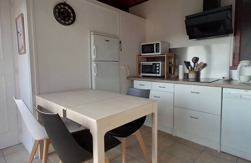 Vernet-la-Varenne House | Sunny cottage 50 m from a lake