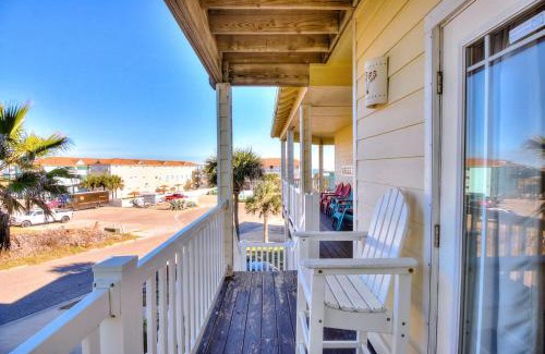 Sand Point House | Sunny Daze 690SP
