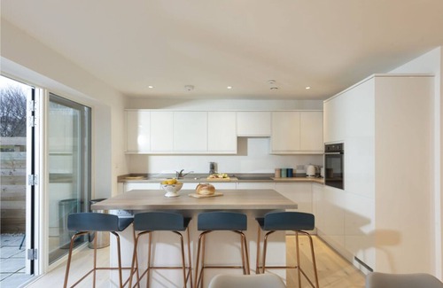 Newquay City Centre House | Sunny Eco Home minutes from the beach in Newquay