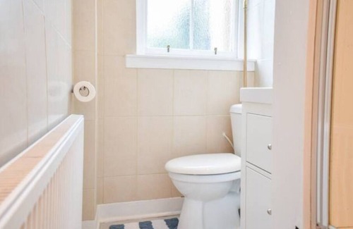 Newhaven House | Sunny Edinburgh 2 Bed.