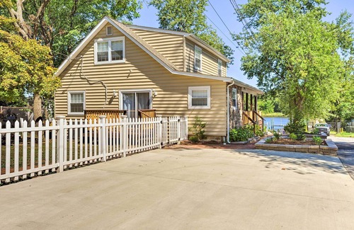 Point Pleasant Cottage | Sunny Glen Burnie Home - On-site Water Access