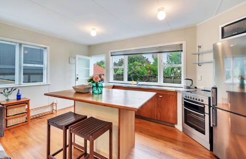 Grey Lynn House | Sunny Grey Lynn Holiday Home