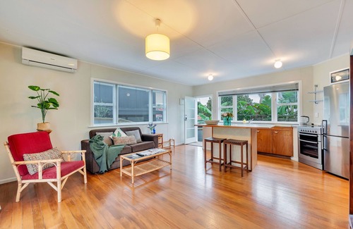 Grey Lynn House | Sunny Grey Lynn Holiday Home