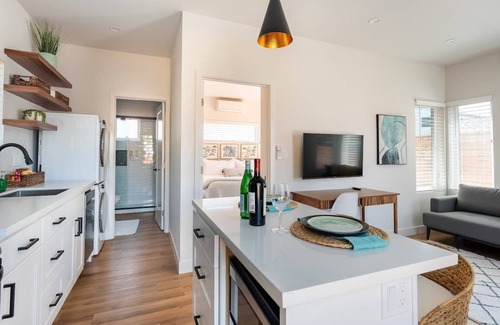 West Atherton House | Sunny 🌞 Guesthouse near Stanford 🌲 w/private patio