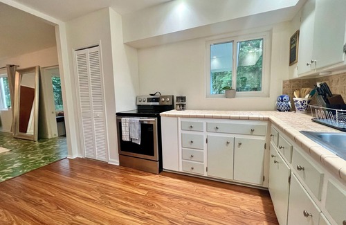 North Miami House | Sunny Haven Retreat in N.Miami— short drive to Beaches