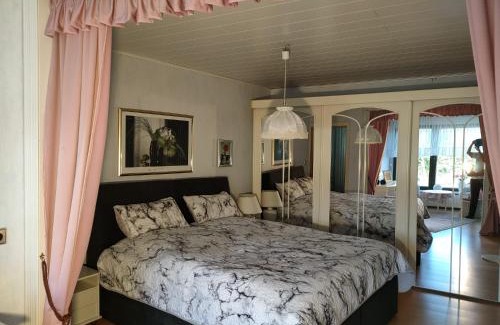 Oberthal Apartment | Sunny Hill