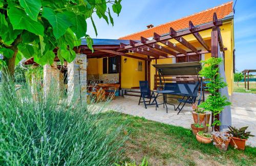 Zemunik Donji House | Sunny house