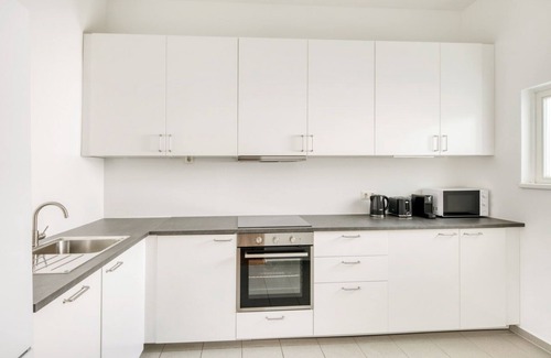 Matzleinsdorf Apartment | Sunny Margareten 2BR w/Elevator near Matzleinsdorferplatz, by Blueground
