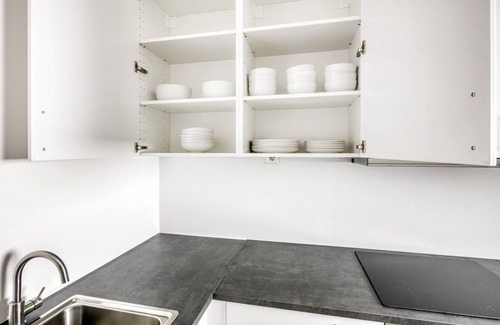 Matzleinsdorf Apartment | Sunny Margareten 2BR w/Elevator near Matzleinsdorferplatz, by Blueground