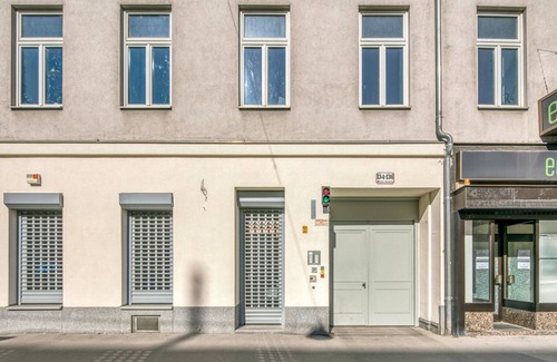 Matzleinsdorf Apartment | Sunny Margareten 2BR w/Elevator near Matzleinsdorferplatz, by Blueground