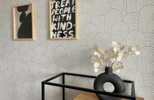 Zapad Apartment | Sunny & Minimalist Apartment near the City Center