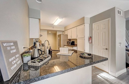 Green Valley House | Sunny, Modern 2-Bedroom Home in Henderson/LV