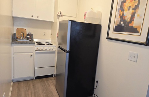 NoHo Arts District Apartment | Sunny Noho Loft Studio W/WiFi, AC & Cozy Bed in Prime Location!