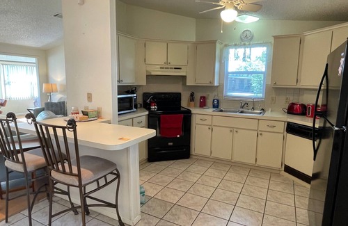 The Villages House | Sunny open-layout retreat with modern flair and pet-friendly charm