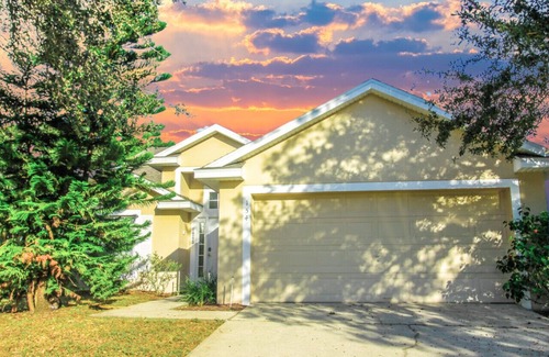 Florida Pines Villa | Sunny Pool Deck & Games Room, Pet Friendly!