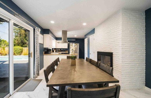 Wenatchee House | Sunny Pool & Hot Tub House