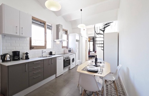 El Parc i la Llacuna del Poblenou Apartment | Sunny Rooftop Apartment